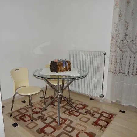 Small Country In Διαμέρισμα