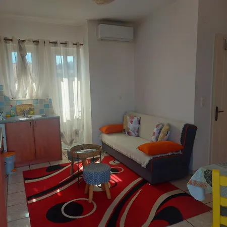 Small Country In * Τρίπολη