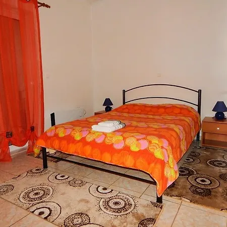 Apartment Small Country In Tripoli