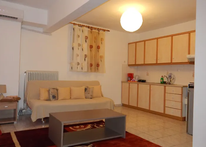 Small Country In Τρίπολη