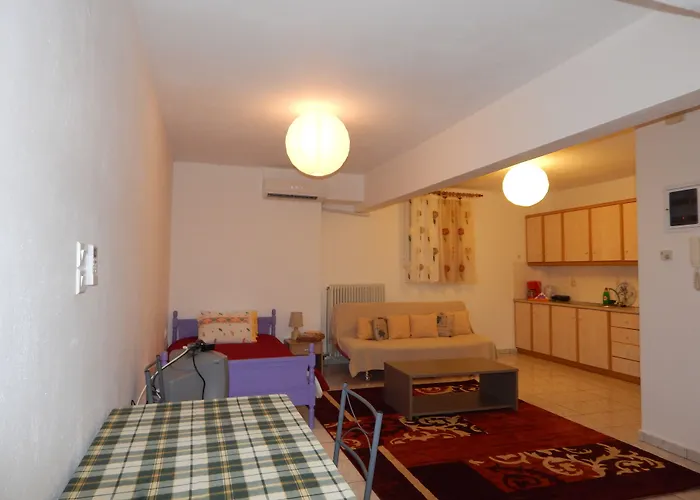 Small Country In Τρίπολη