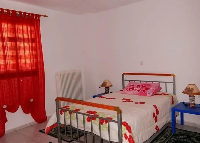 Small Country In * تريبوليس